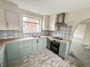 Kitchen- click for photo gallery